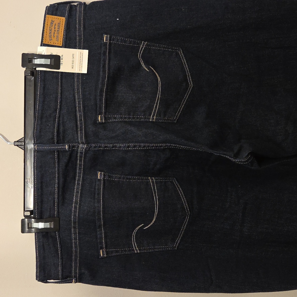 Signature by Levi Strauss Mid Rise Denim Capris Womens 18 (Waist 34) - Picture 6 of 8